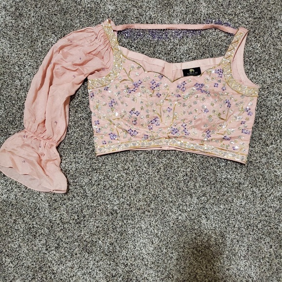 Indian outfit in blush pink and silver - Picture 8 of 16